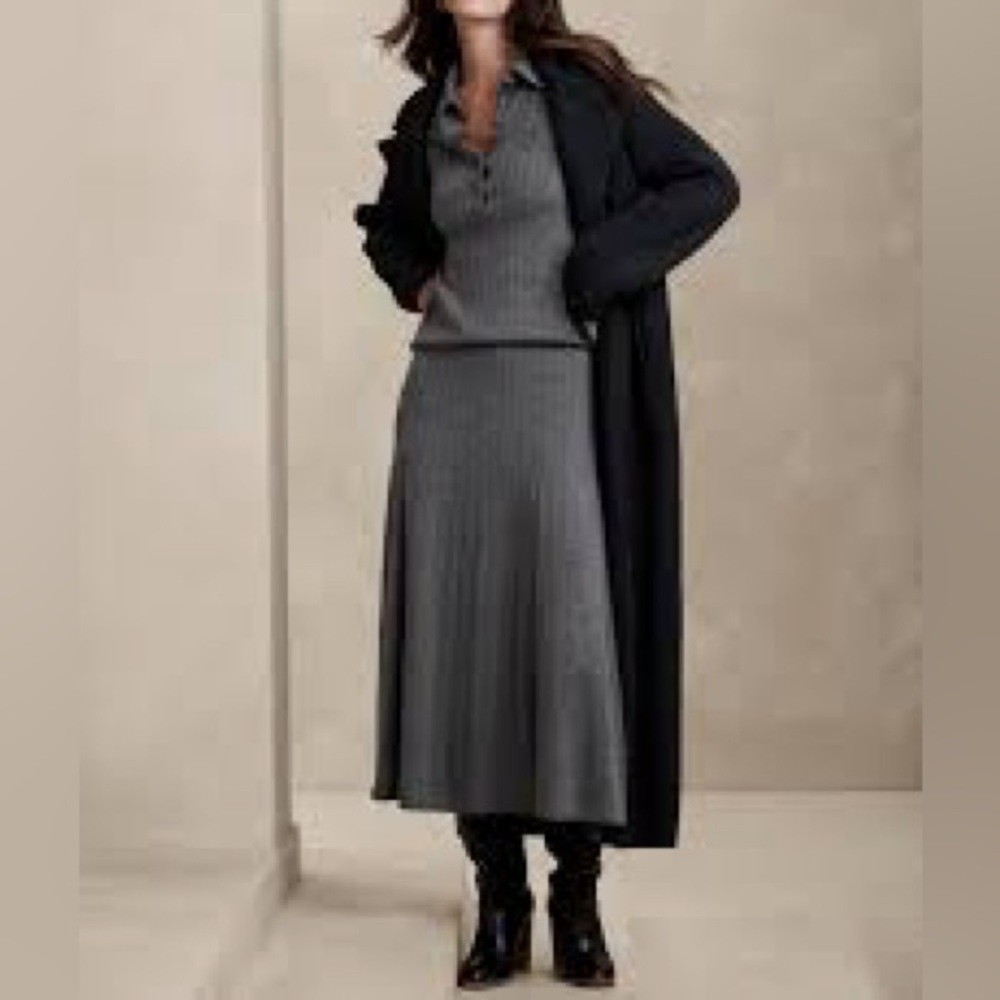 Banana Republic Gray Ribbed Polo sweater, Md EUC